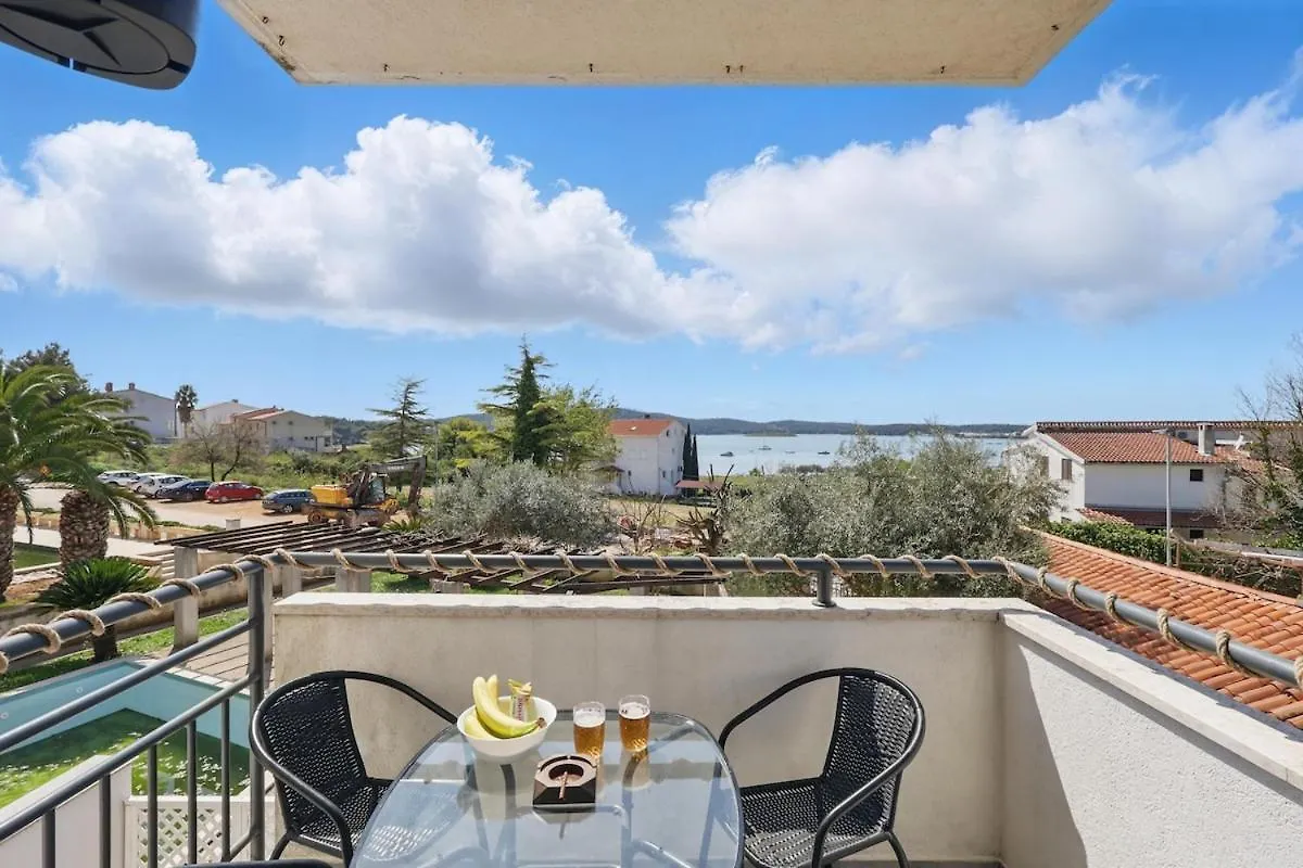 Apartment Nautic - Medulin - Croatia 0*,  クロアチア